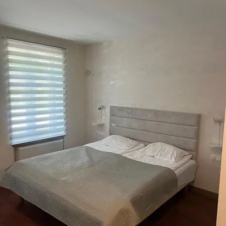 Sveciu Namai - Pilies Papedeje Apartment *