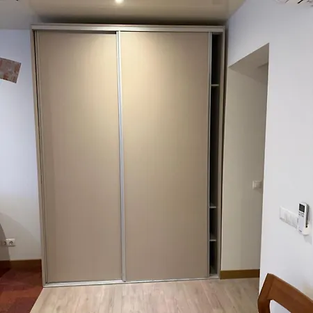 Sveciu Namai - Pilies Papedeje *