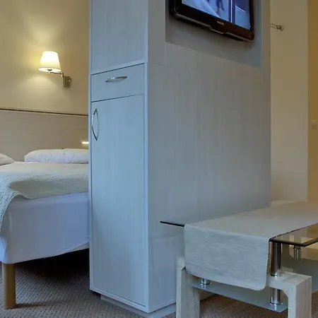 Sveciu Namai - Pilies Papedeje Apartment *