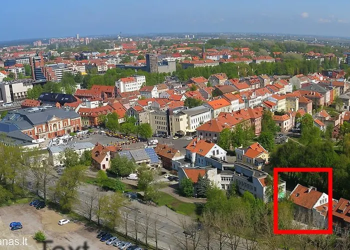 Sveciu Namai - Pilies Papedeje